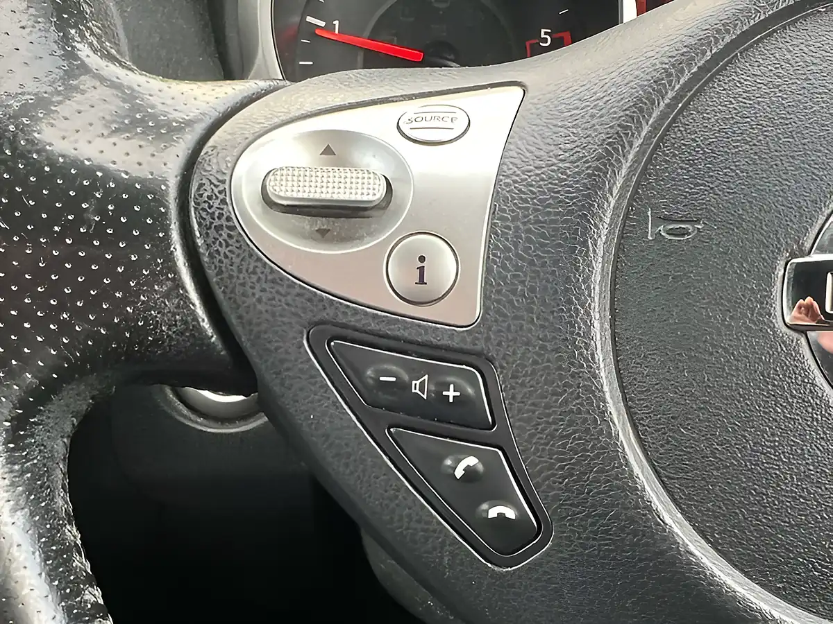 Used 2017 Nissan Juke Tekna Pearl Black - Interior and Exterior details 19