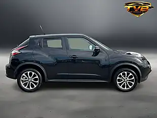 Used 2017 Nissan Juke Tekna Pearl Black - Interior and Exterior details 4