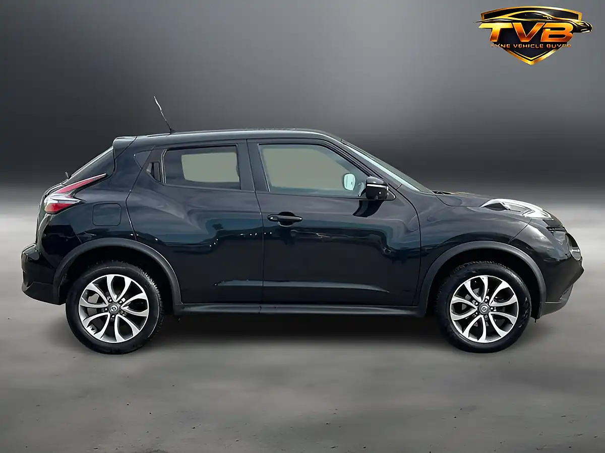 Used 2017 Nissan Juke Tekna Pearl Black - Interior and Exterior details 4