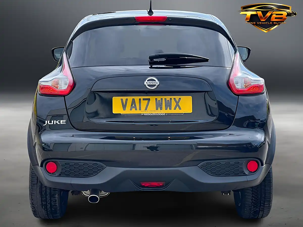 Used 2017 Nissan Juke Tekna Pearl Black - Interior and Exterior details 7