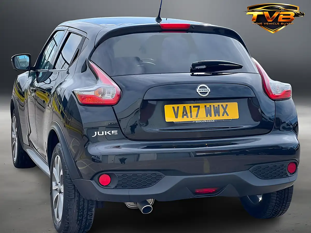 Used 2017 Nissan Juke Tekna Pearl Black - Interior and Exterior details 8