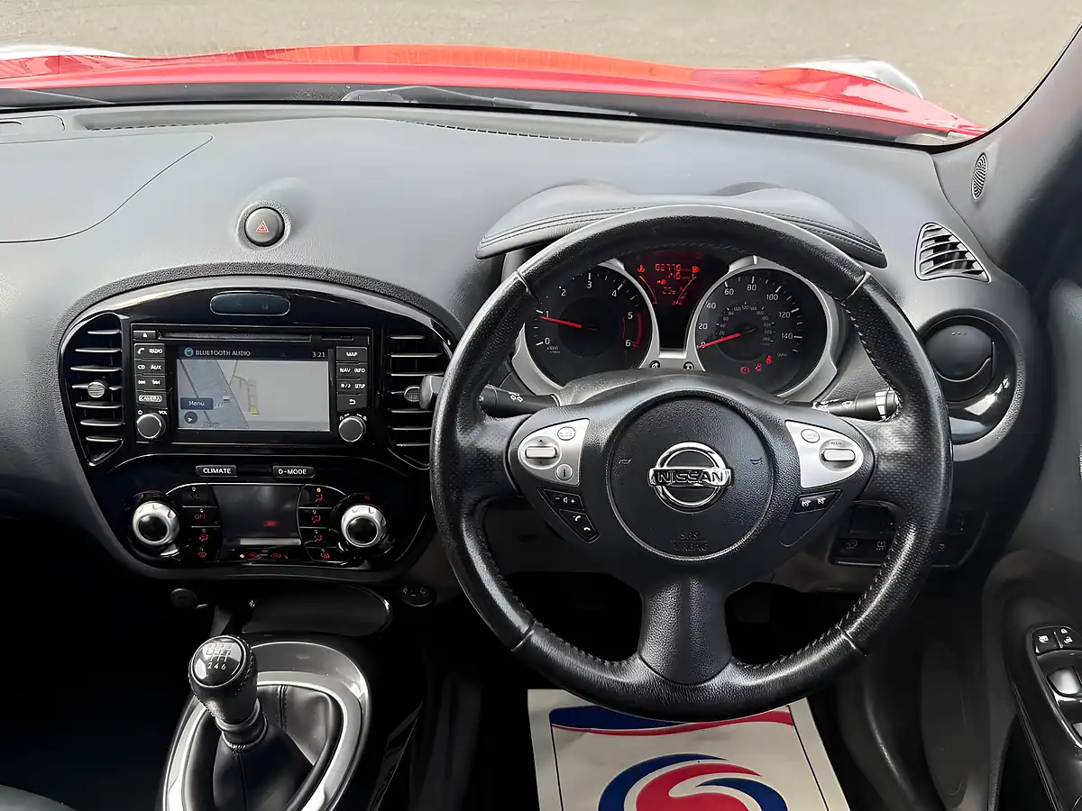 Used 2017 Nissan Juke Tekna Red - Interior and Exterior details 11