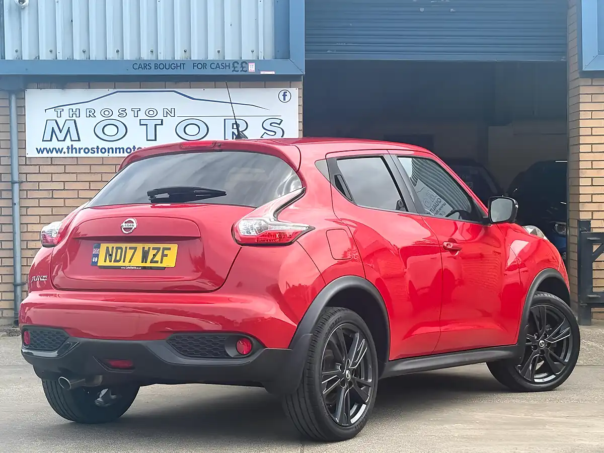 Used 2017 Nissan Juke Tekna Red - Interior and Exterior details 4