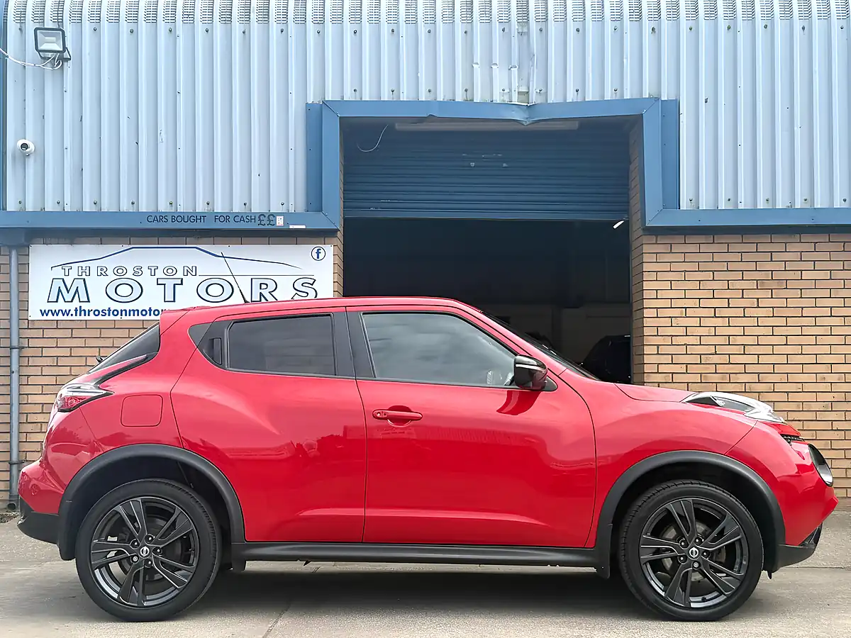 Used 2017 Nissan Juke Tekna Red - Interior and Exterior details 6