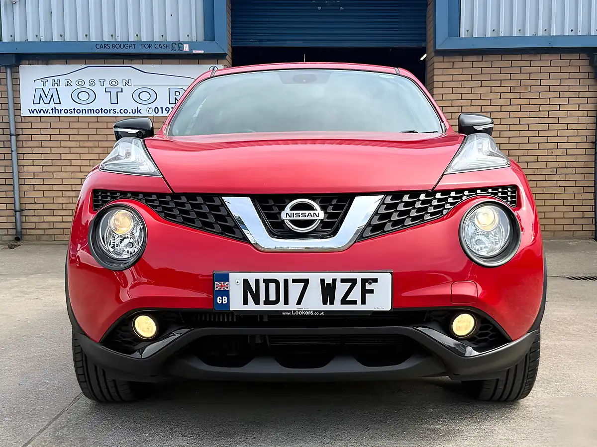 Used 2017 Nissan Juke Tekna Red - Interior and Exterior details 7