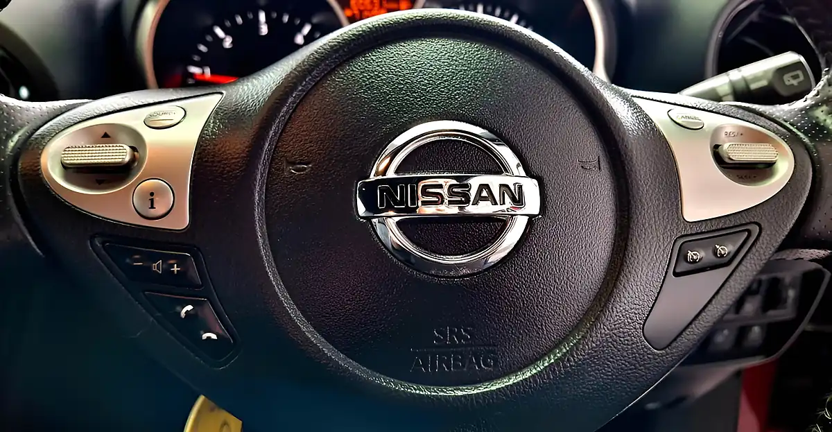 Used 2017 Nissan Juke Tekna Red - Interior and Exterior details 14