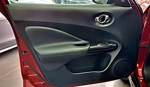 Used 2017 Nissan Juke Tekna Red - Interior and Exterior details 18
