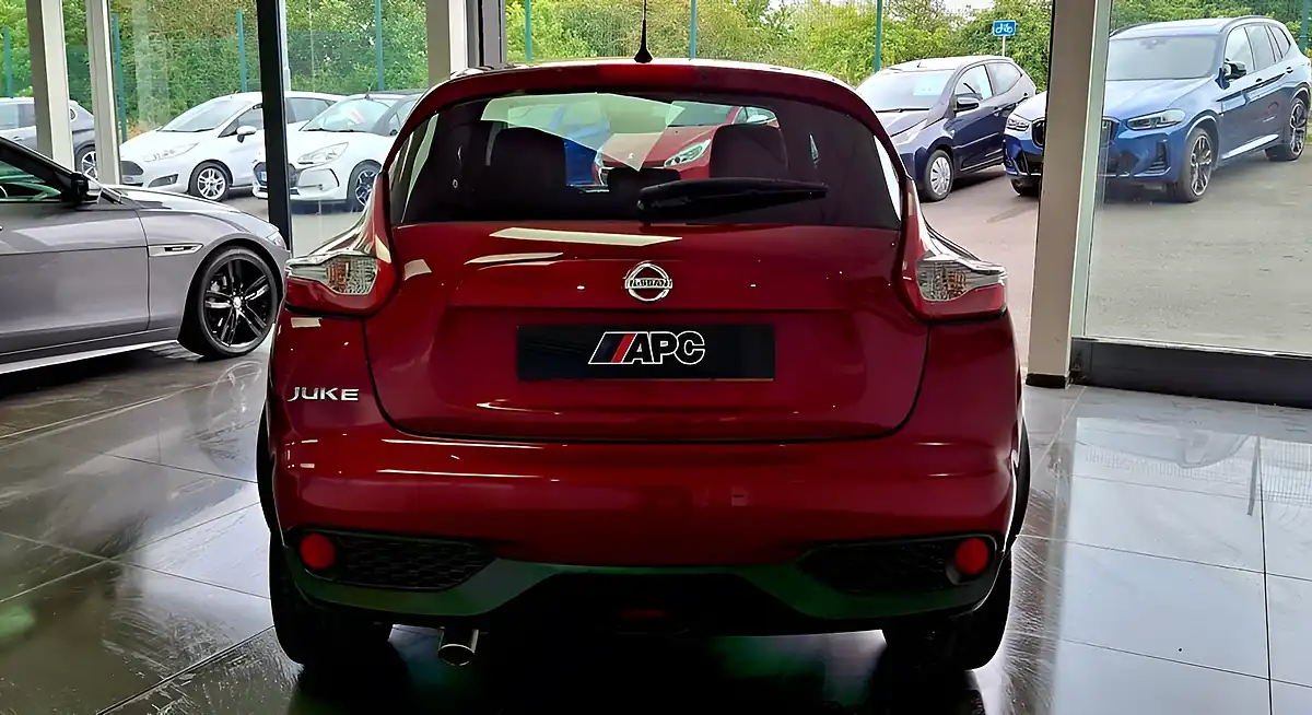 Used 2017 Nissan Juke Tekna Red - Interior and Exterior details 5