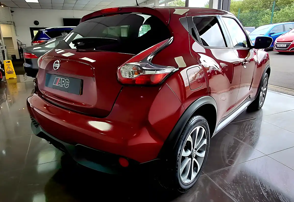 Used 2017 Nissan Juke Tekna Red - Interior and Exterior details 6