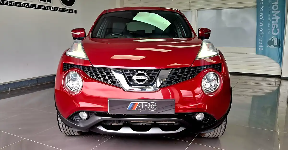Used 2017 Nissan Juke Tekna Red - Interior and Exterior details 9