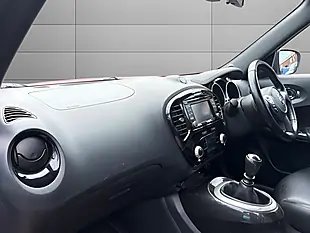Used 2017 Nissan Juke Tekna Red - Interior and Exterior details 11