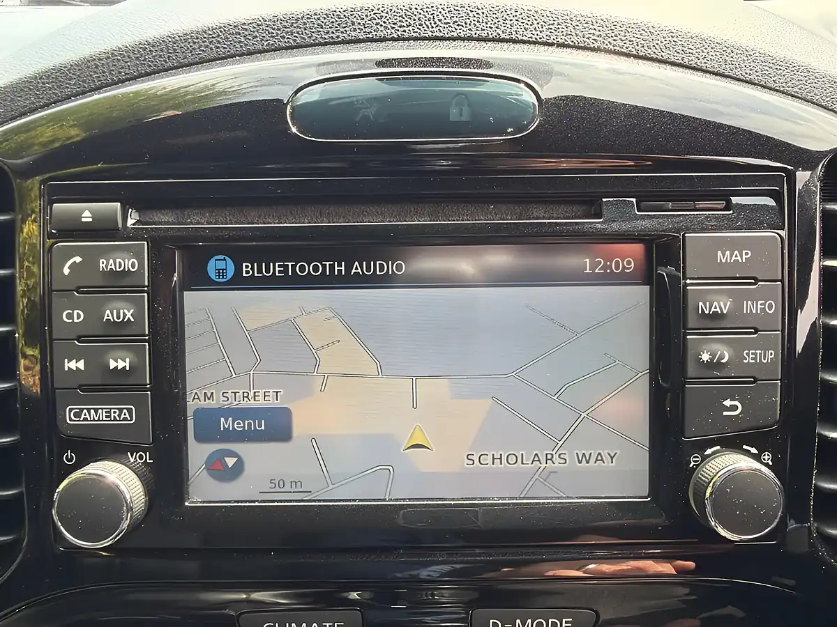 Used 2017 Nissan Juke Tekna Red - Interior and Exterior details 12