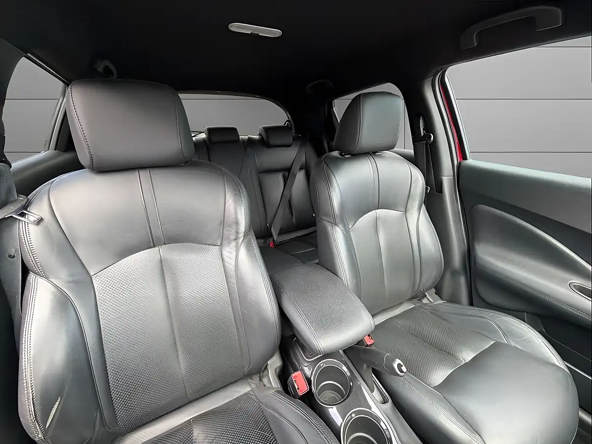 Used 2017 Nissan Juke Tekna Red - Interior and Exterior details 16