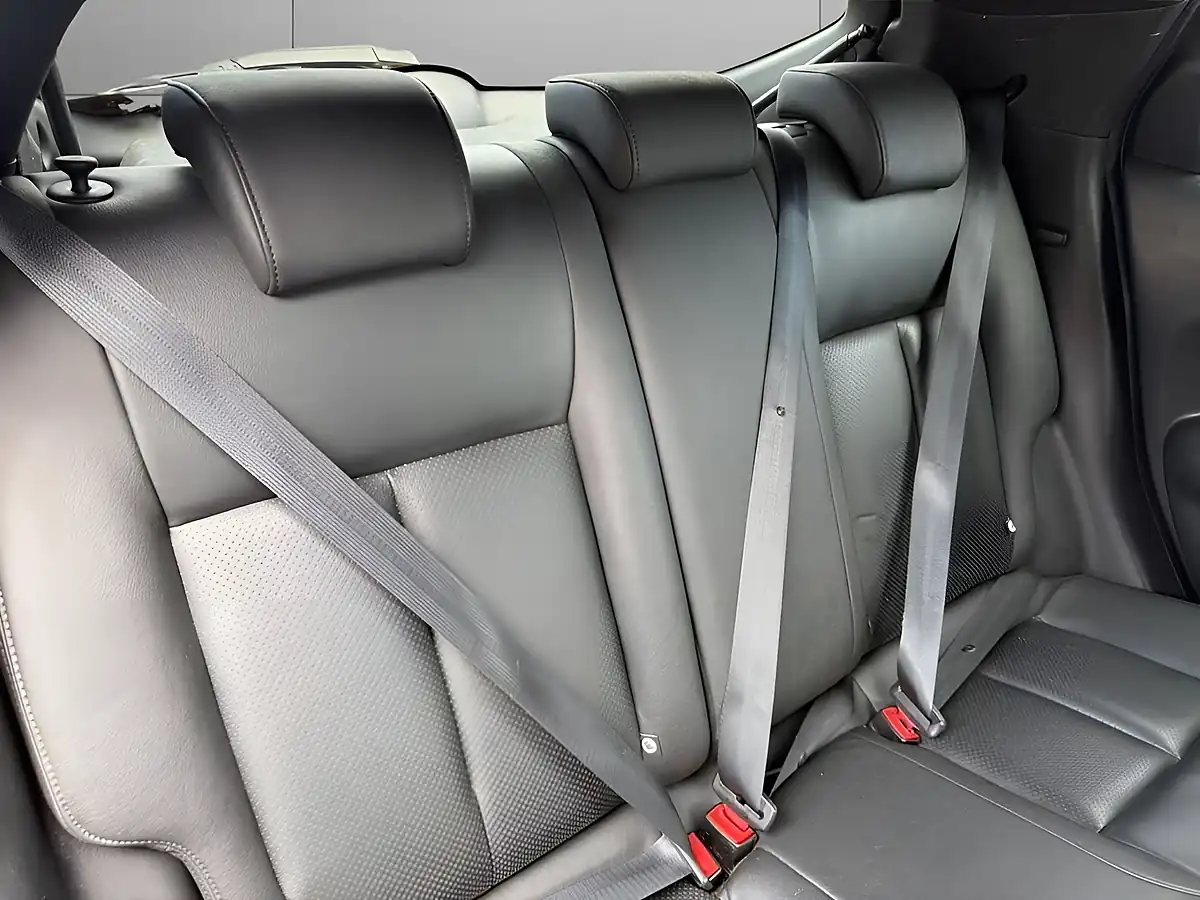 Used 2017 Nissan Juke Tekna Red - Interior and Exterior details 17