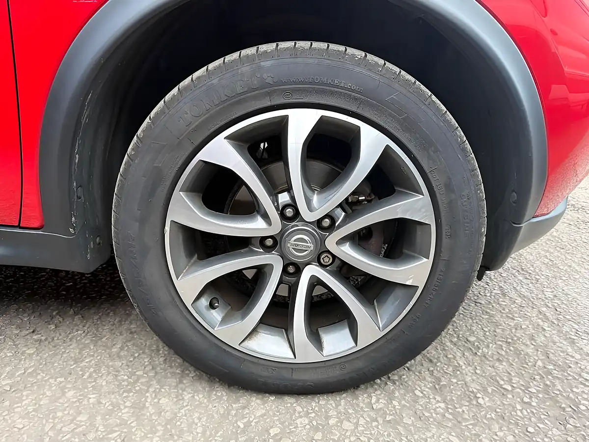 Used 2017 Nissan Juke Tekna Red - Interior and Exterior details 19