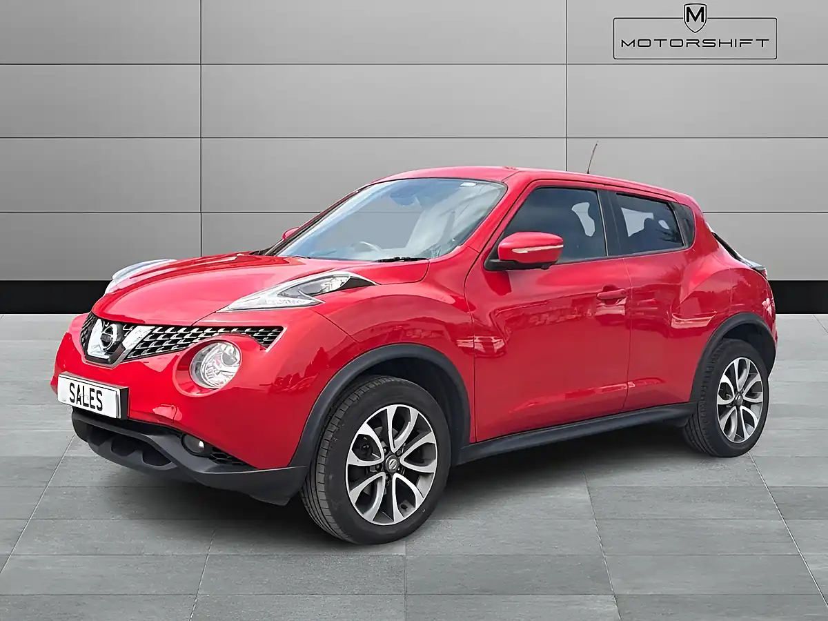 Used 2017 Nissan Juke Tekna Red - Interior and Exterior details 4