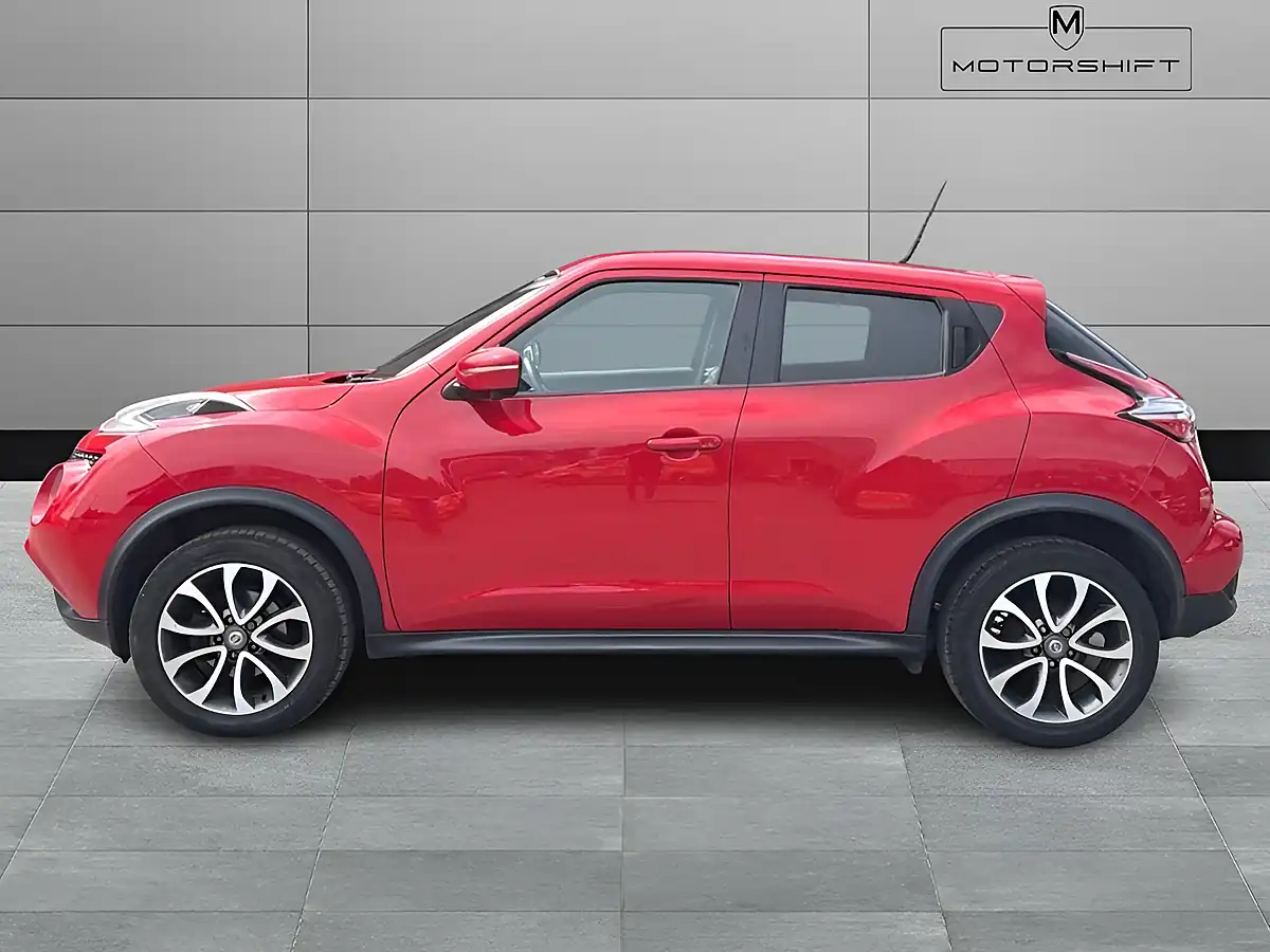 Used 2017 Nissan Juke Tekna Red - Interior and Exterior details 6
