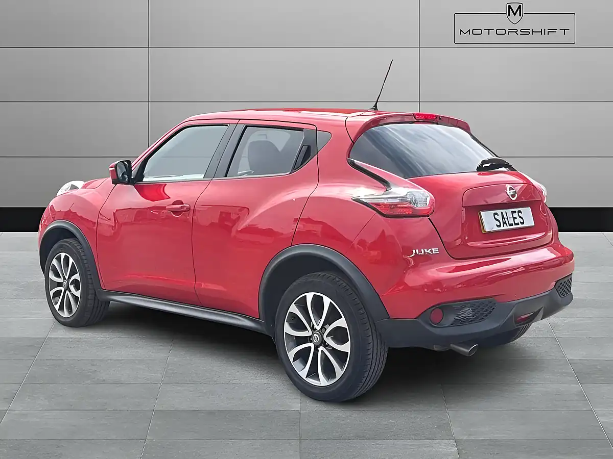 Used 2017 Nissan Juke Tekna Red - Interior and Exterior details 9