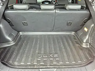 Used 2017 Nissan Juke Tekna Red - Interior and Exterior details 10