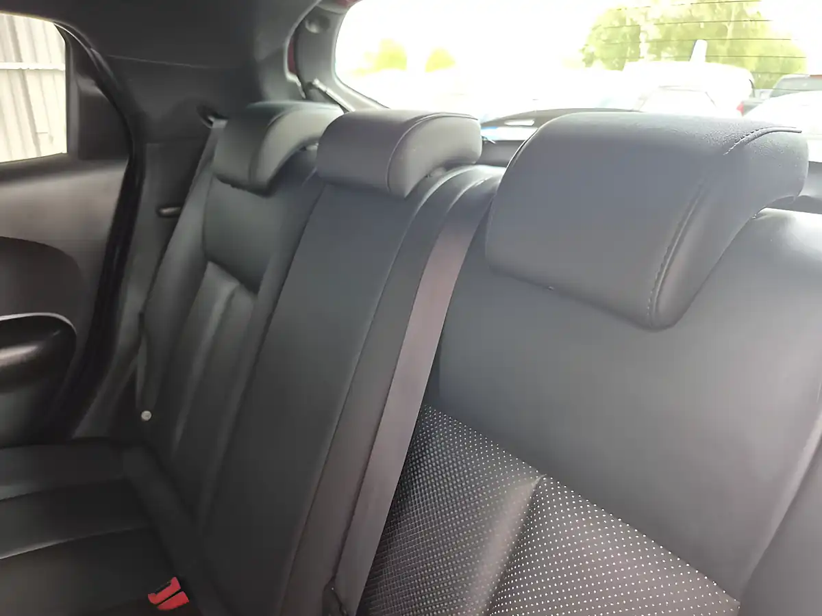 Used 2017 Nissan Juke Tekna Red - Interior and Exterior details 15