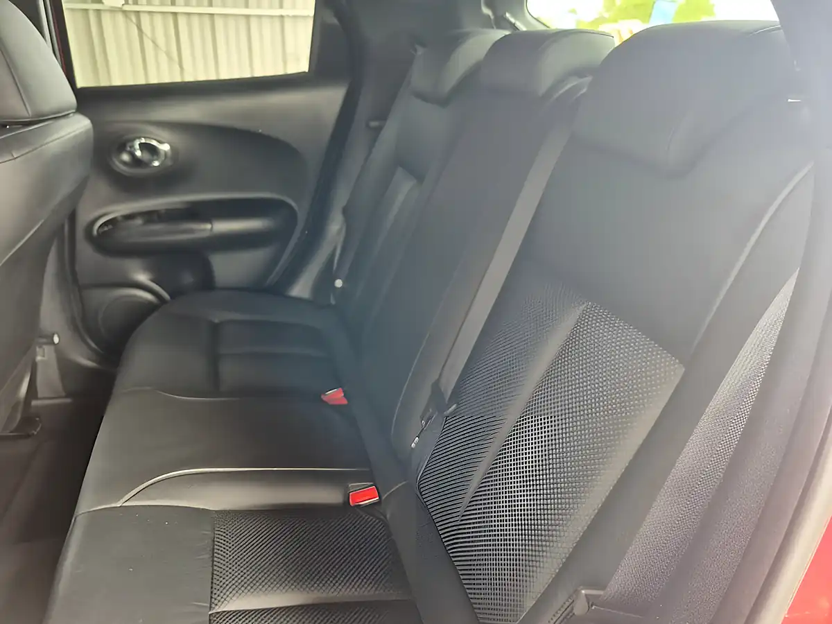 Used 2017 Nissan Juke Tekna Red - Interior and Exterior details 16
