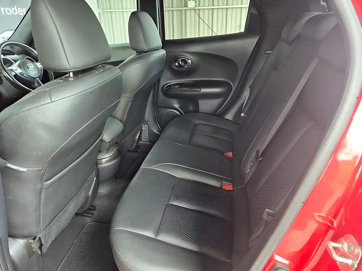 Used 2017 Nissan Juke Tekna Red - Interior and Exterior details 17