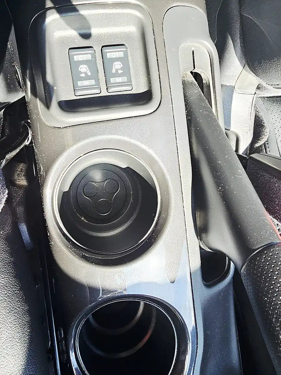 Used 2017 Nissan Juke Tekna Silver - Interior and Exterior details 12