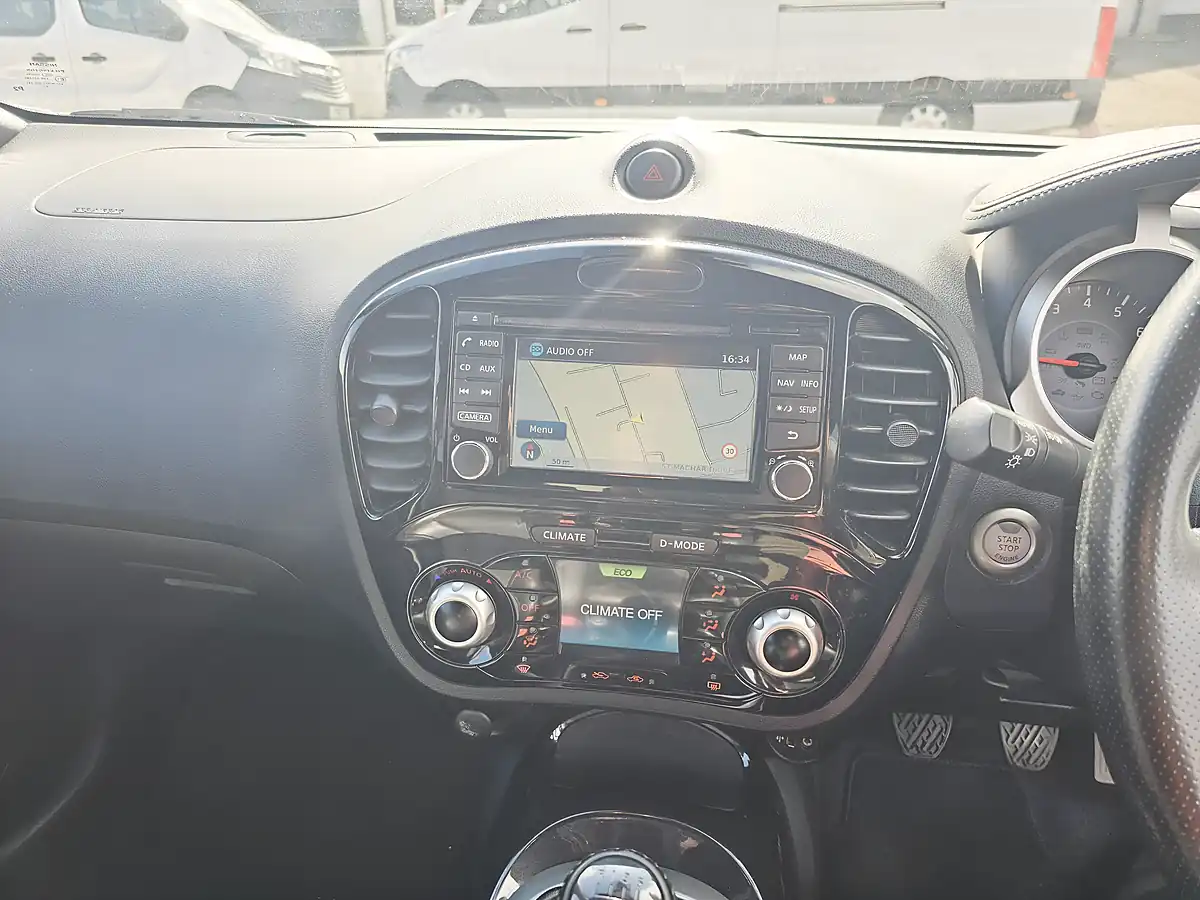 Used 2017 Nissan Juke Tekna Silver - Interior and Exterior details 13