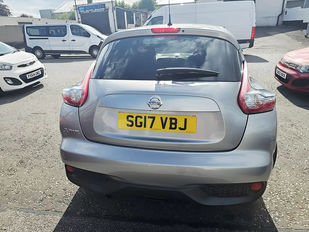 Used 2017 Nissan Juke Tekna Silver - Interior and Exterior details 3