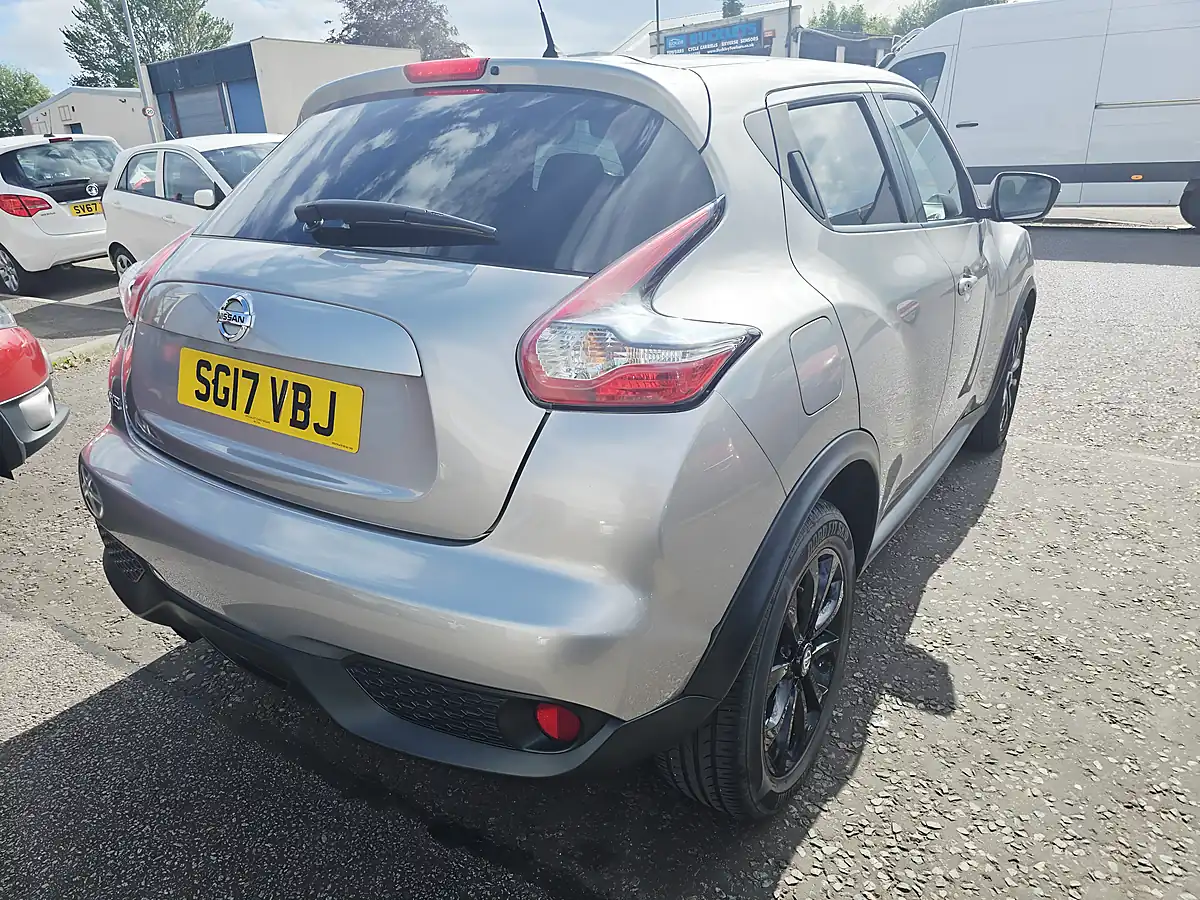 Used 2017 Nissan Juke Tekna Silver - Interior and Exterior details 4