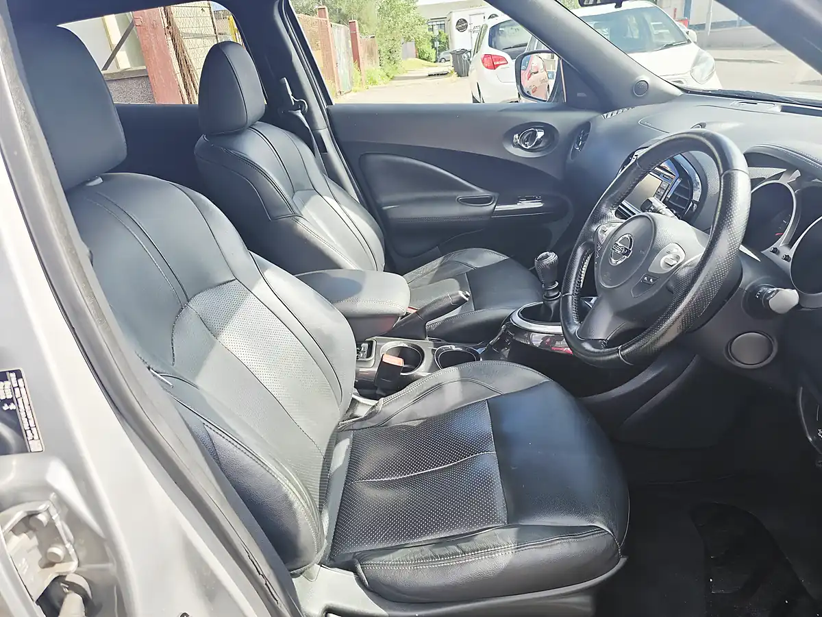 Used 2017 Nissan Juke Tekna Silver - Interior and Exterior details 9