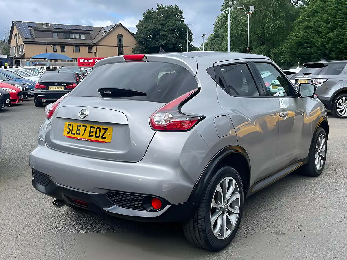 Used 2017 Nissan Juke Tekna Silver - Interior and Exterior details 6