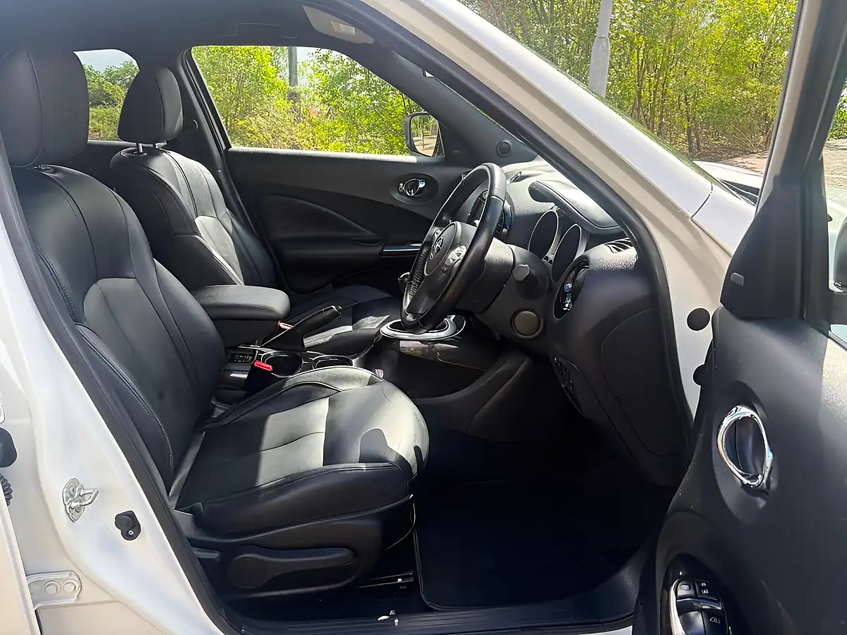 Used 2017 Nissan Juke Tekna White - Interior and Exterior details 15