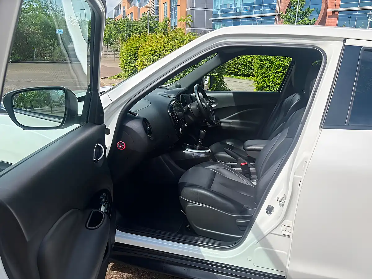 Used 2017 Nissan Juke Tekna White - Interior and Exterior details 19