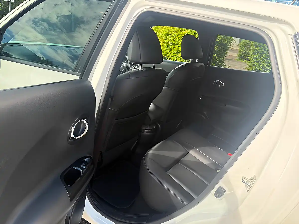 Used 2017 Nissan Juke Tekna White - Interior and Exterior details 20