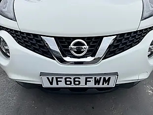 Used 2017 Nissan Juke Tekna White - Interior and Exterior details 11