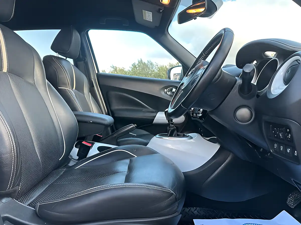 Used 2017 Nissan Juke Tekna White - Interior and Exterior details 14