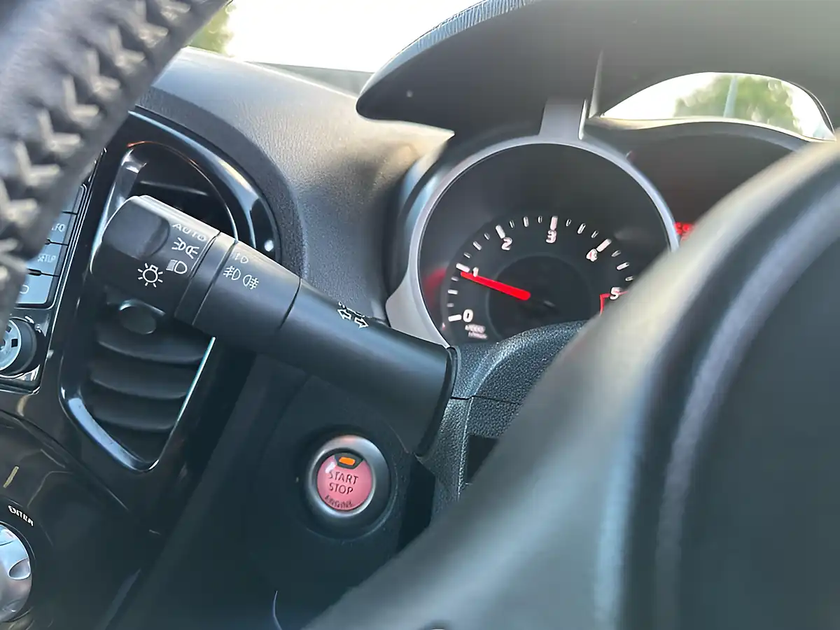 Used 2017 Nissan Juke Tekna White - Interior and Exterior details 17