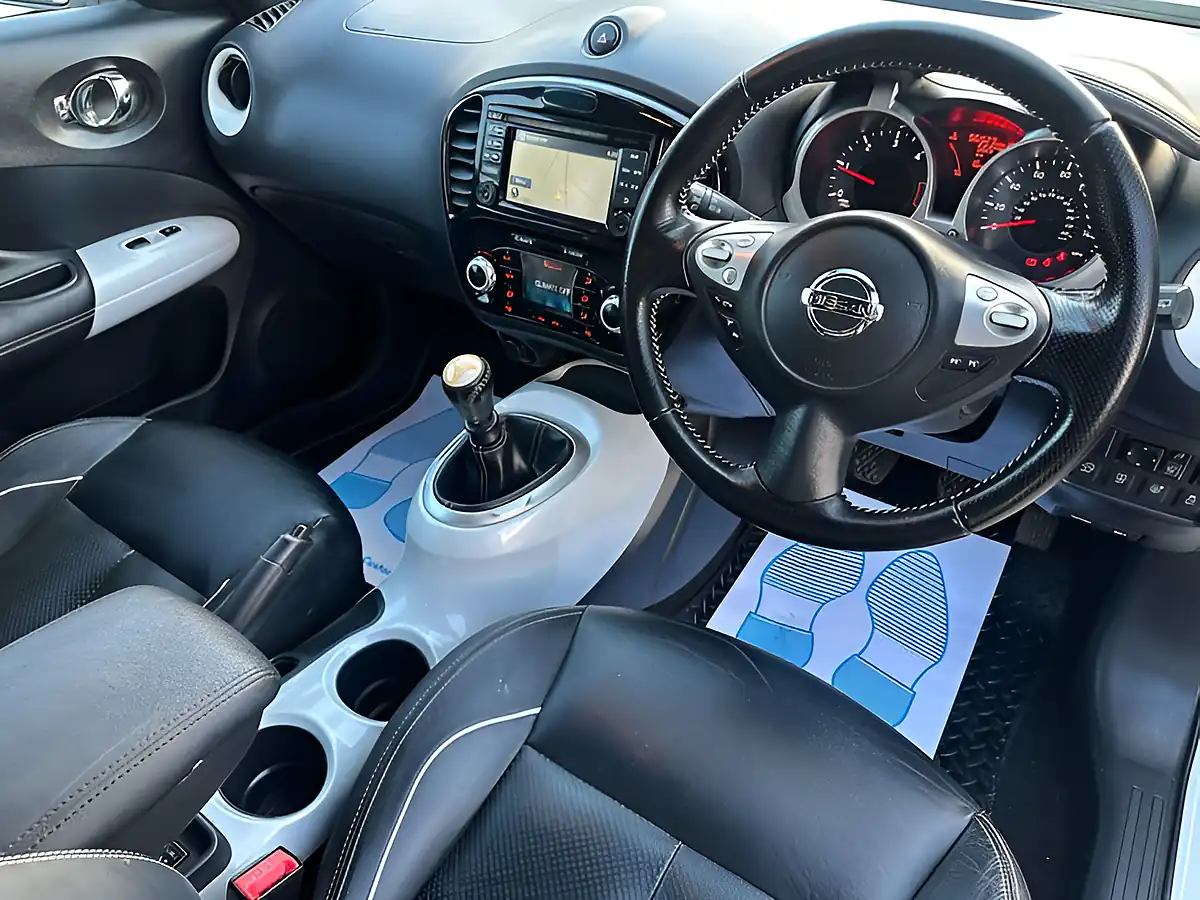 Used 2017 Nissan Juke Tekna White - Interior and Exterior details 2