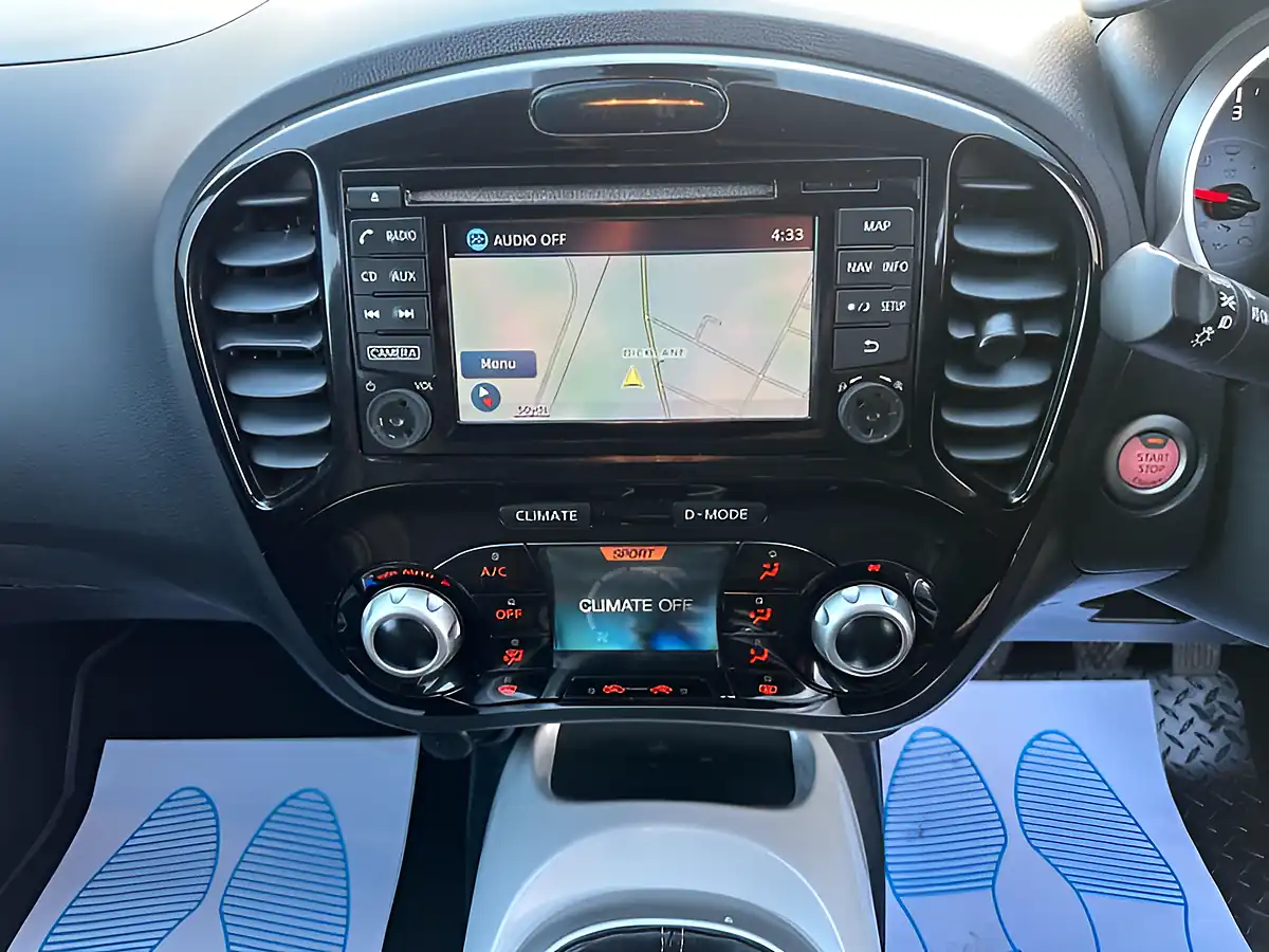 Used 2017 Nissan Juke Tekna White - Interior and Exterior details 6