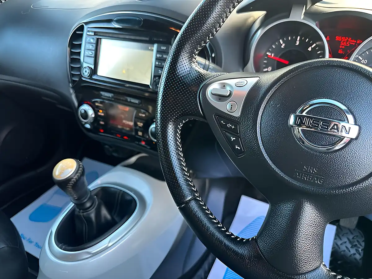 Used 2017 Nissan Juke Tekna White - Interior and Exterior details 7