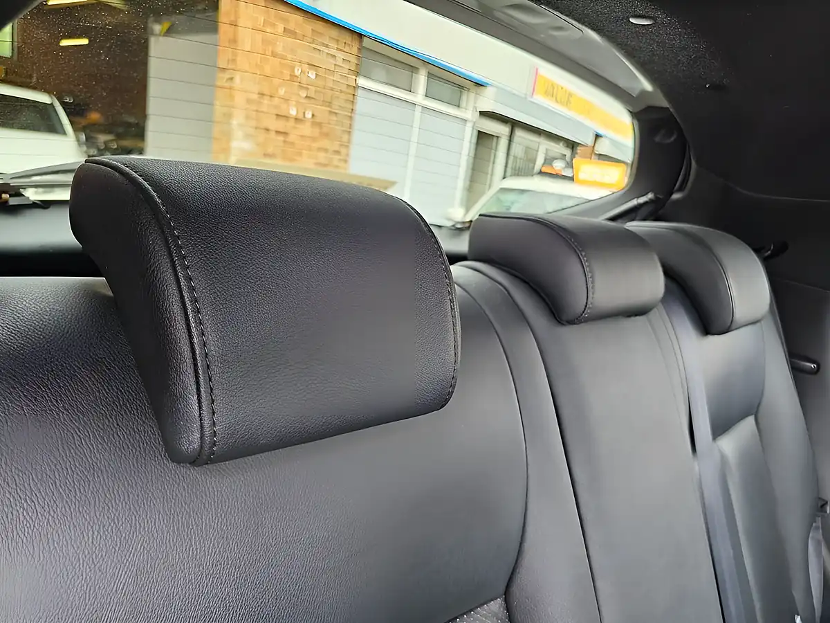 Used 2017 Nissan Juke Tekna White - Interior and Exterior details 11