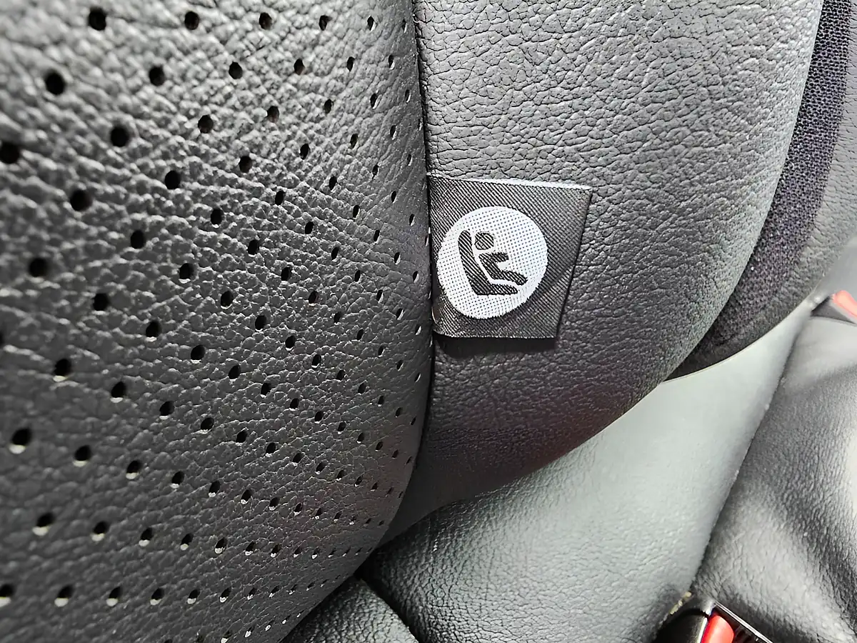 Used 2017 Nissan Juke Tekna White - Interior and Exterior details 12