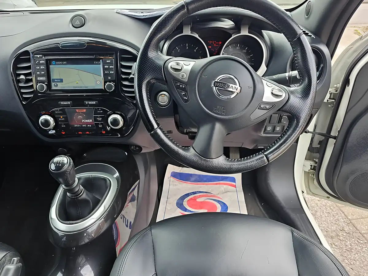 Used 2017 Nissan Juke Tekna White - Interior and Exterior details 13