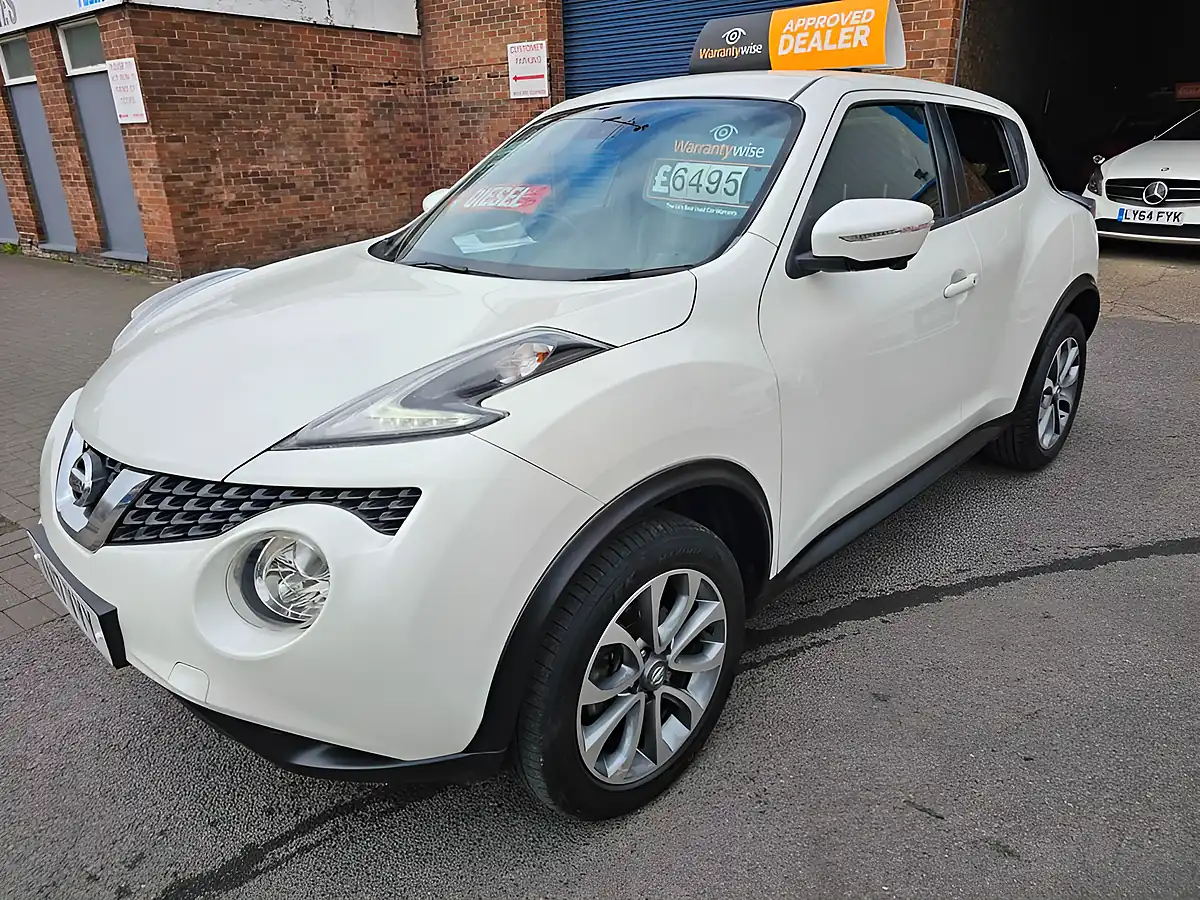 Used 2017 Nissan Juke Tekna White - Interior and Exterior details 2