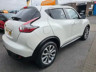 Used 2017 Nissan Juke Tekna White - Interior and Exterior details 4