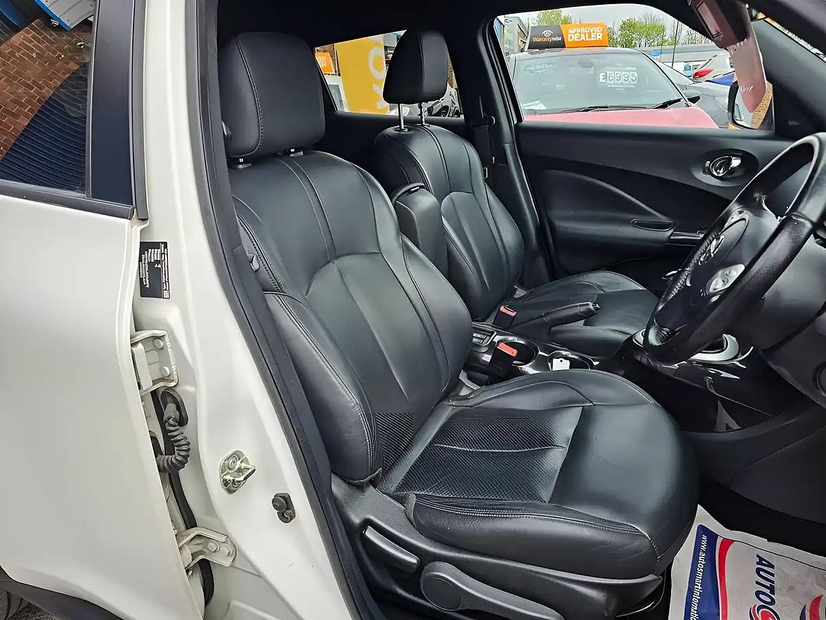 Used 2017 Nissan Juke Tekna White - Interior and Exterior details 6