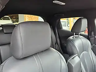 Used 2017 Nissan Juke Tekna White - Interior and Exterior details 7