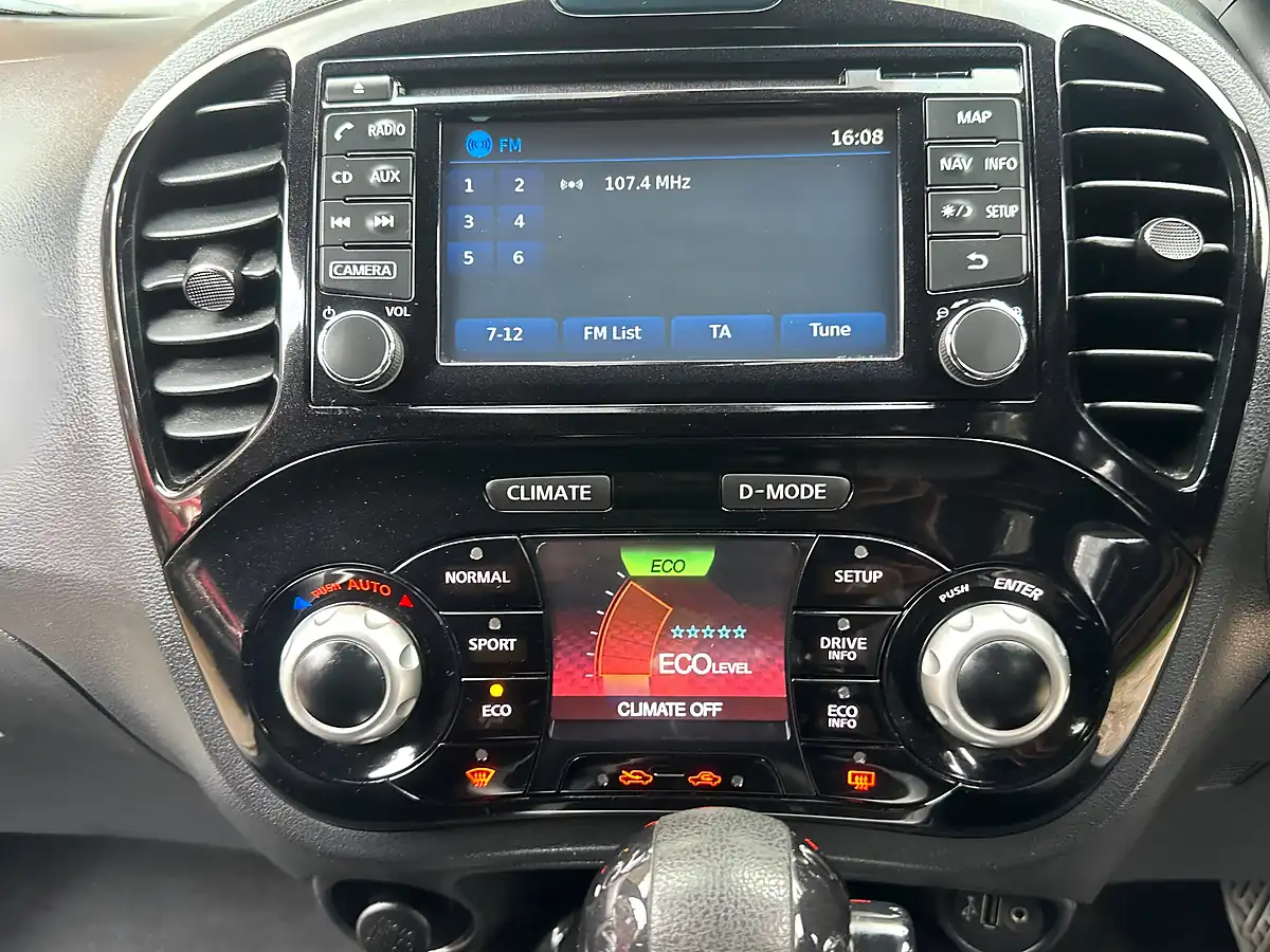 Used 2017 Nissan Juke Tekna Xtron Grey - Interior and Exterior details 15