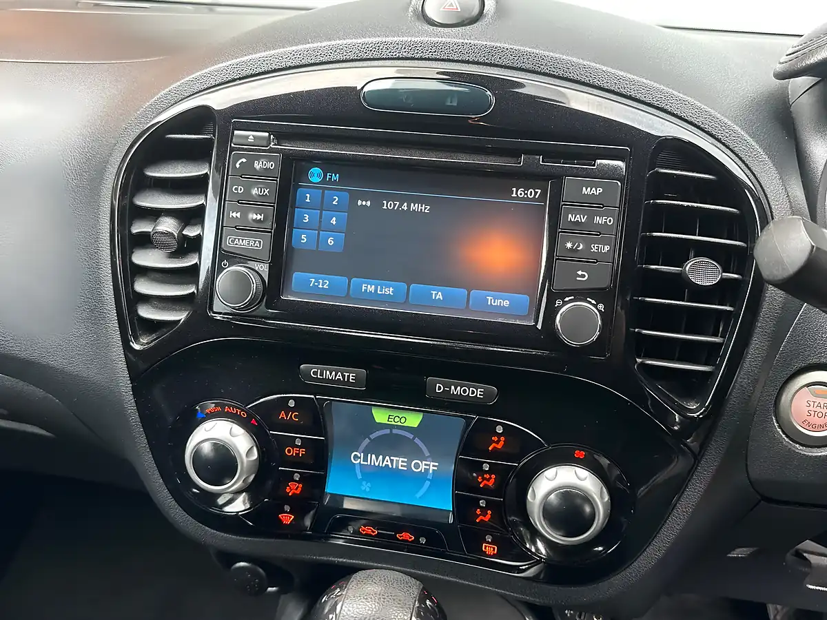 Used 2017 Nissan Juke Tekna Xtron Grey - Interior and Exterior details 16